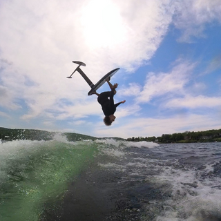 Exploring Mastery of Wake Foiling: From the wake surf rope to your first wave