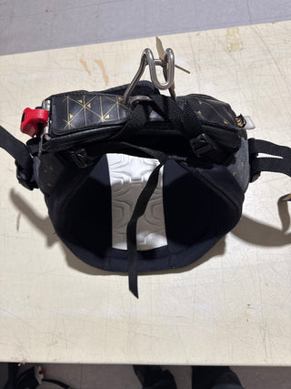 DAKINE WAHINE L WINDSURF (U-CAAR-240725-02)